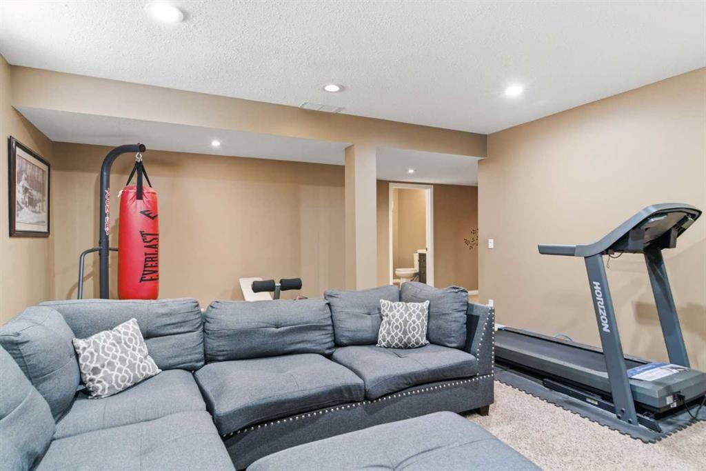 









247


Cambridge

Crescent,
Strathmore,




AB
T1P 1R9

