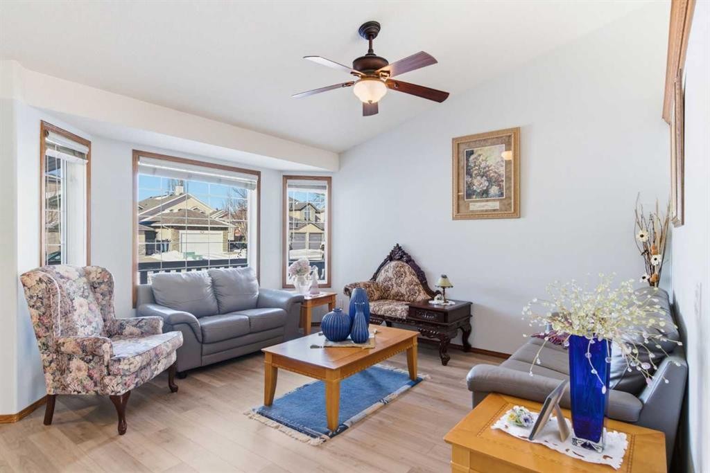 









247


Cambridge

Crescent,
Strathmore,




AB
T1P 1R9

