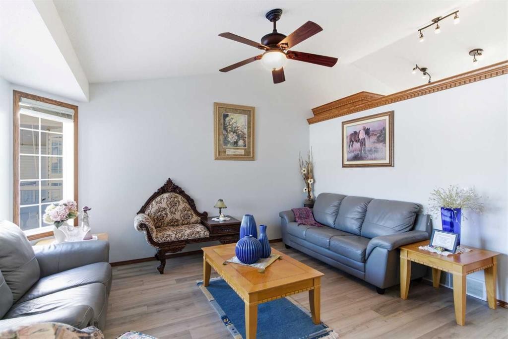 









247


Cambridge

Crescent,
Strathmore,




AB
T1P 1R9

