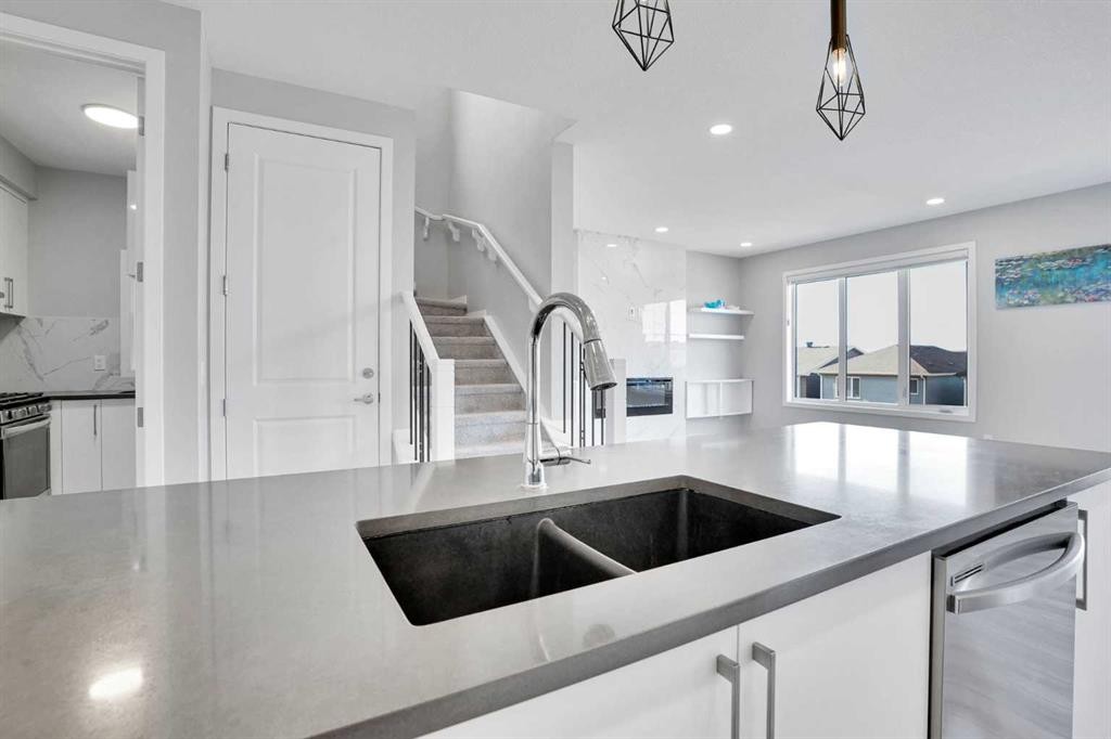 









179


Lucas

Heights Northwest,
Calgary,




AB
T3P 1X4

