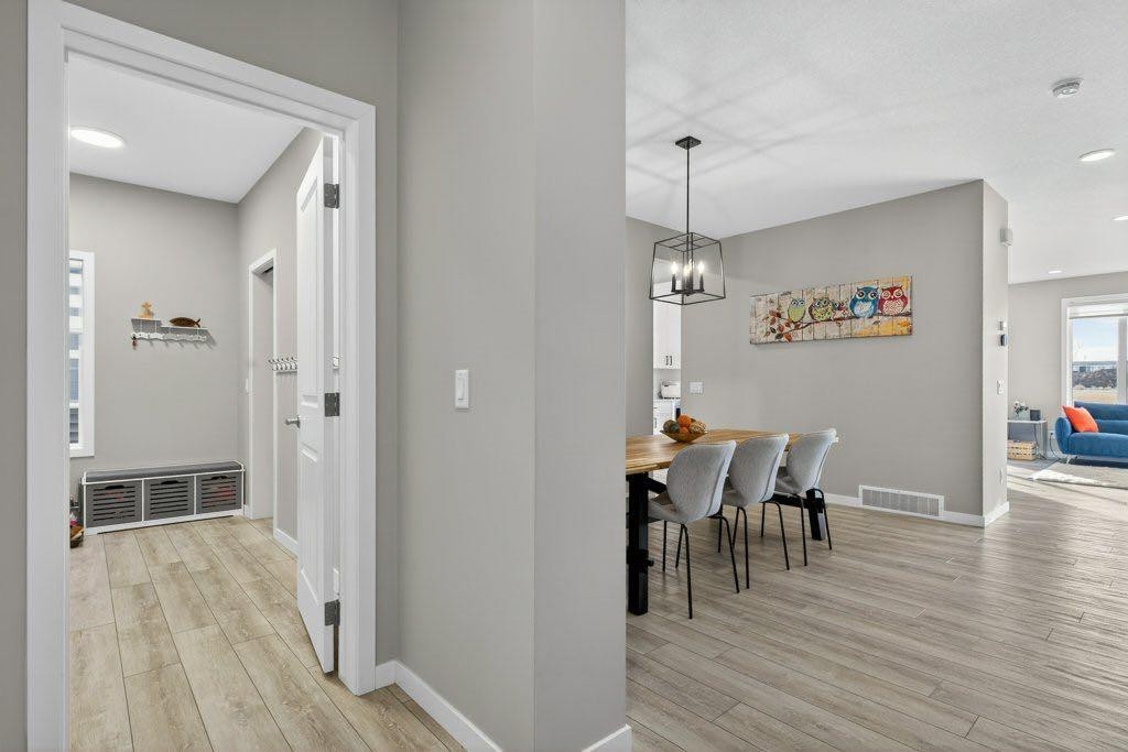 









665


Creekmill

Court Southwest,
Airdrie,




AB
T4B 5J8

