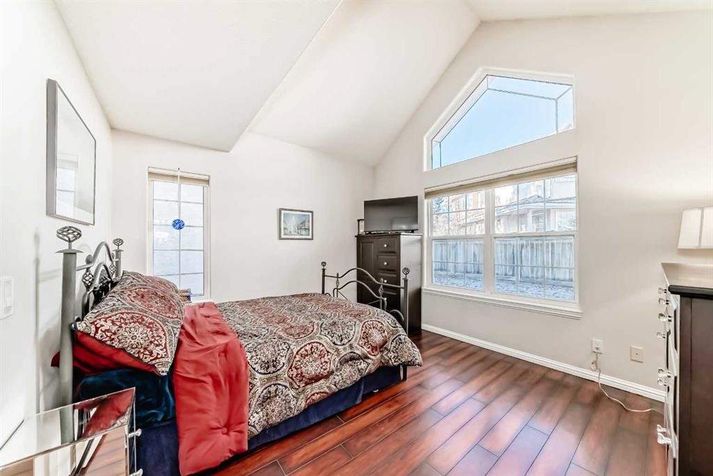 









1906


Patterson

View Southwest,
Calgary,




AB
T3H 3J9

