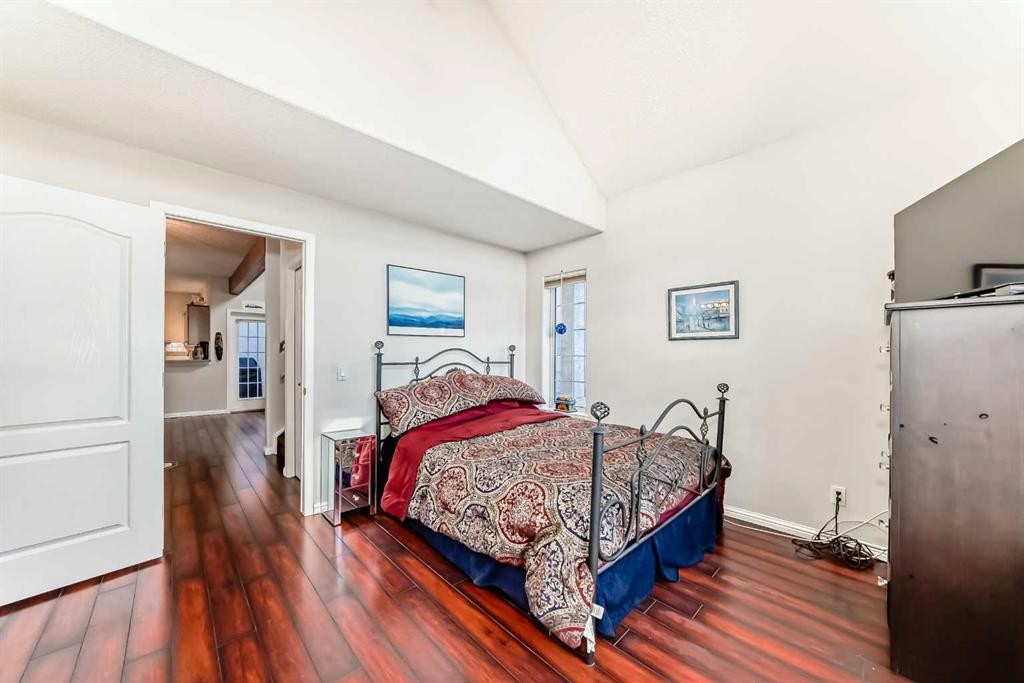 









1906


Patterson

View Southwest,
Calgary,




AB
T3H 3J9

