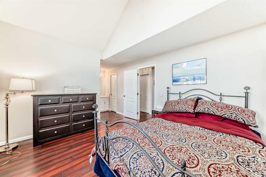 









1906


Patterson

View Southwest,
Calgary,




AB
T3H 3J9

