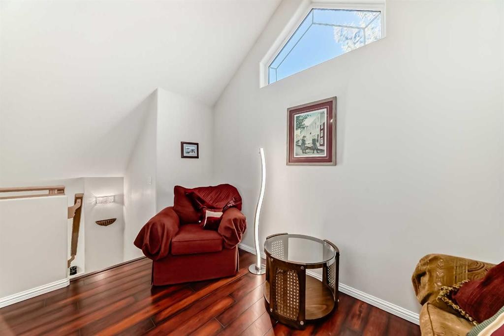 









1906


Patterson

View Southwest,
Calgary,




AB
T3H 3J9

