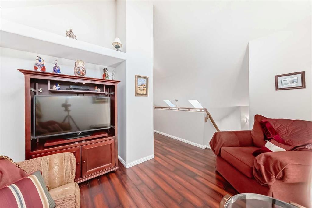 









1906


Patterson

View Southwest,
Calgary,




AB
T3H 3J9

