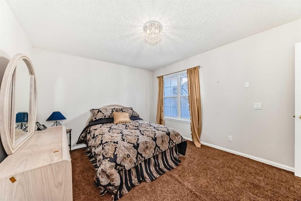 









1906


Patterson

View Southwest,
Calgary,




AB
T3H 3J9


