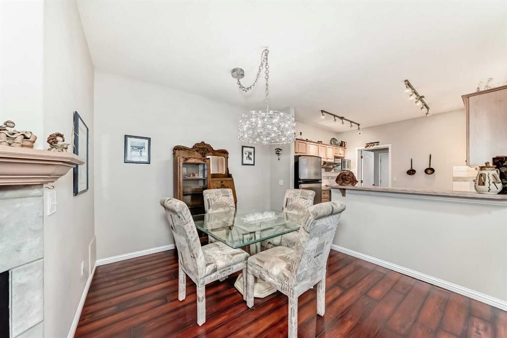 









1906


Patterson

View Southwest,
Calgary,




AB
T3H 3J9

