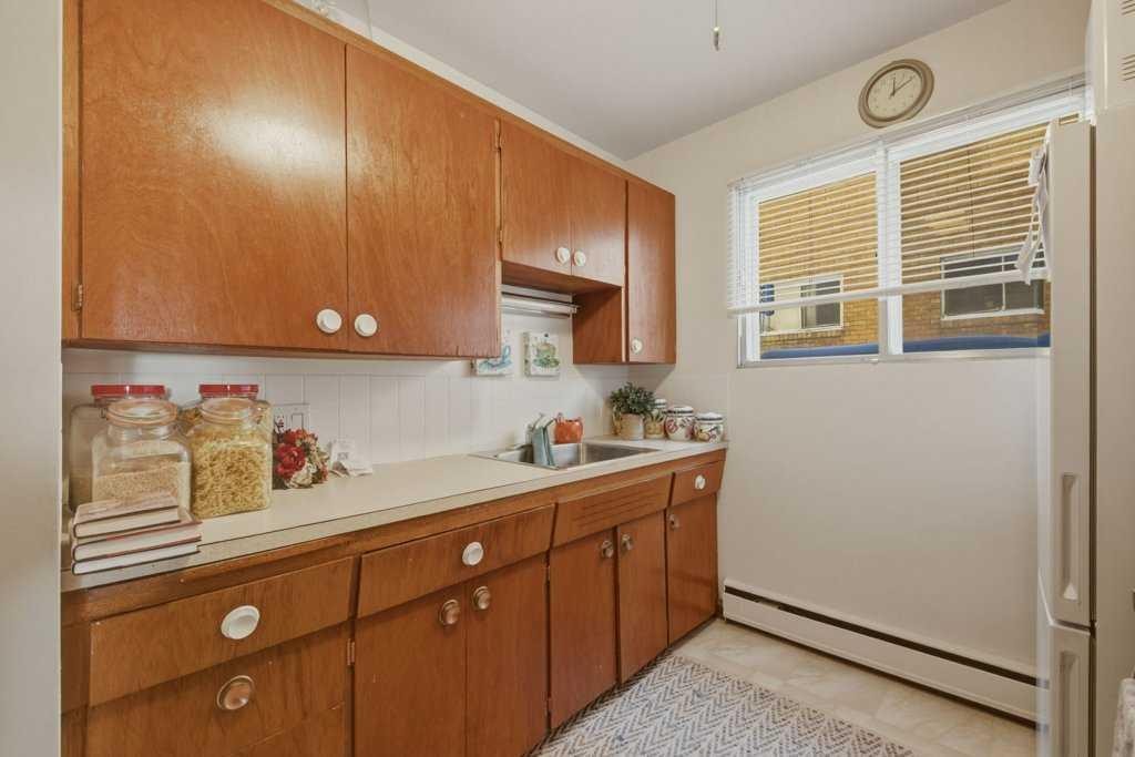 









2428


14

Street Southwest,
Calgary,




AB
T2T 3T6

