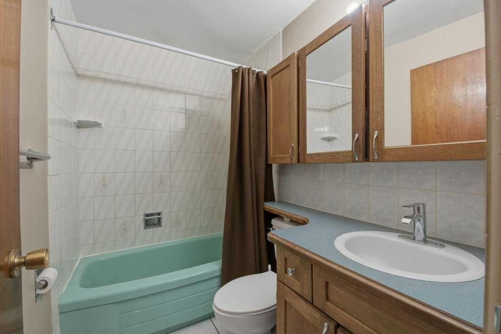 









2428


14

Street Southwest,
Calgary,




AB
T2T 3T6

