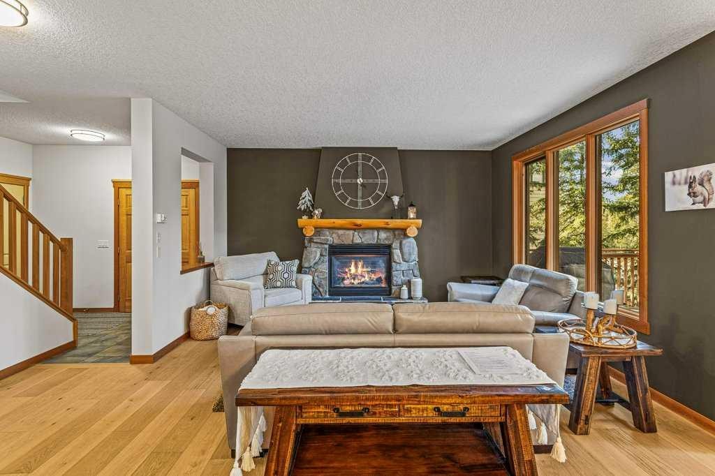 









215


Miskow

Close,
Canmore,




AB
T1W3G7

