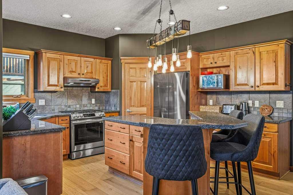 









215


Miskow

Close,
Canmore,




AB
T1W3G7

