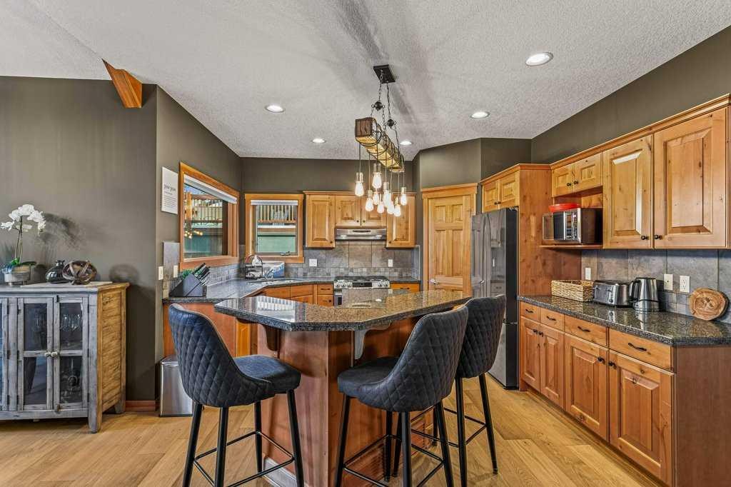 









215


Miskow

Close,
Canmore,




AB
T1W3G7

