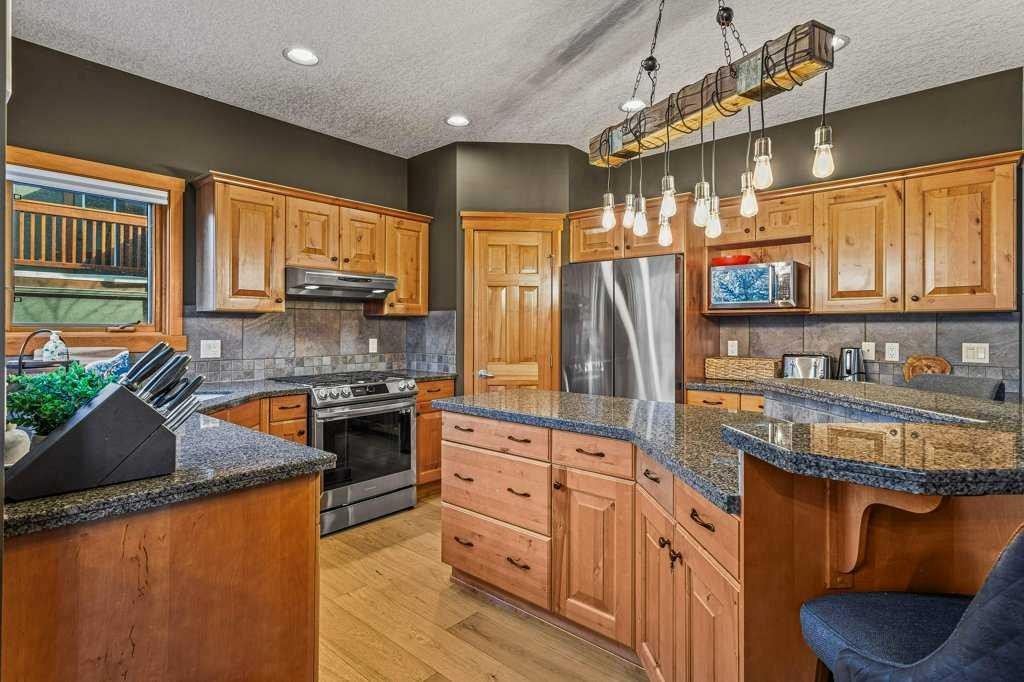 









215


Miskow

Close,
Canmore,




AB
T1W3G7

