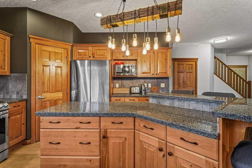 









215


Miskow

Close,
Canmore,




AB
T1W3G7

