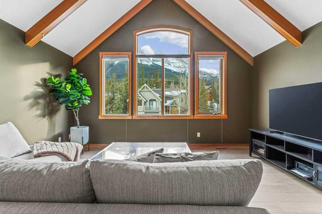 









215


Miskow

Close,
Canmore,




AB
T1W3G7

