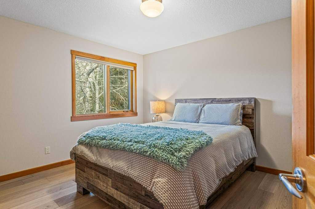 









215


Miskow

Close,
Canmore,




AB
T1W3G7

