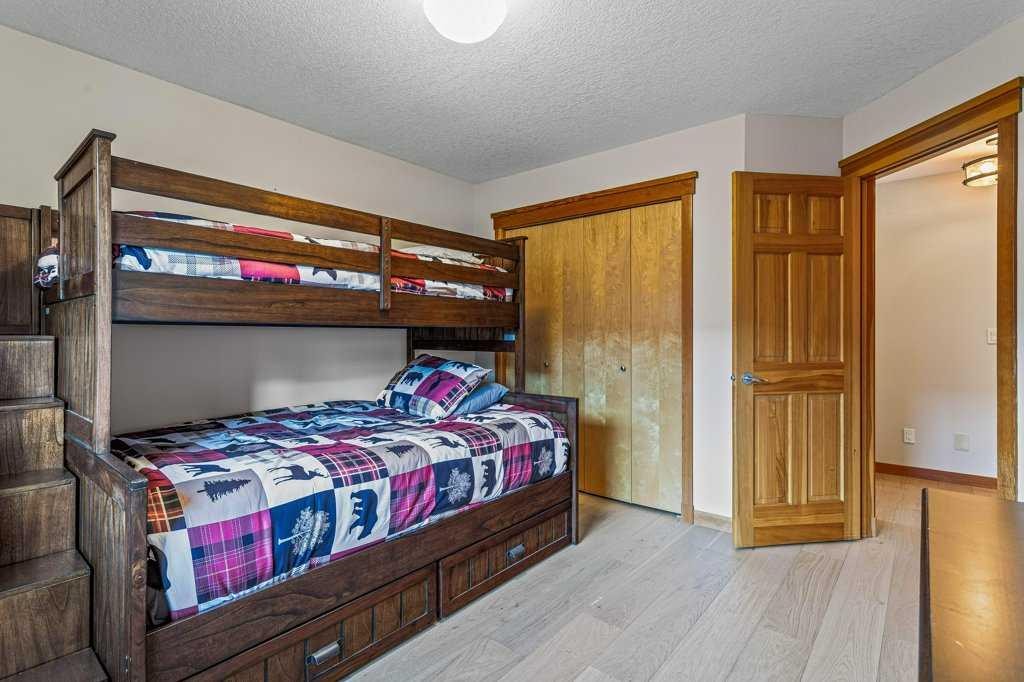 









215


Miskow

Close,
Canmore,




AB
T1W3G7

