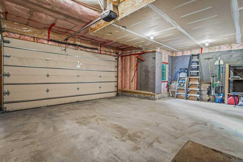 









215


Miskow

Close,
Canmore,




AB
T1W3G7


