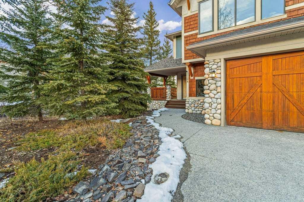 









215


Miskow

Close,
Canmore,




AB
T1W3G7

