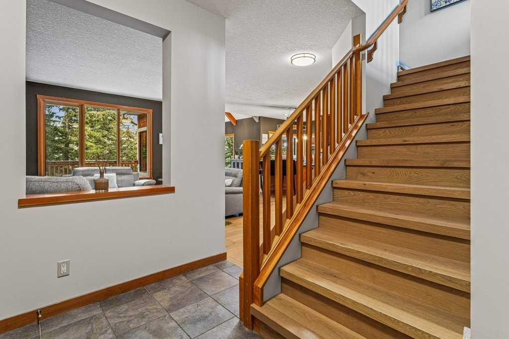 









215


Miskow

Close,
Canmore,




AB
T1W3G7

