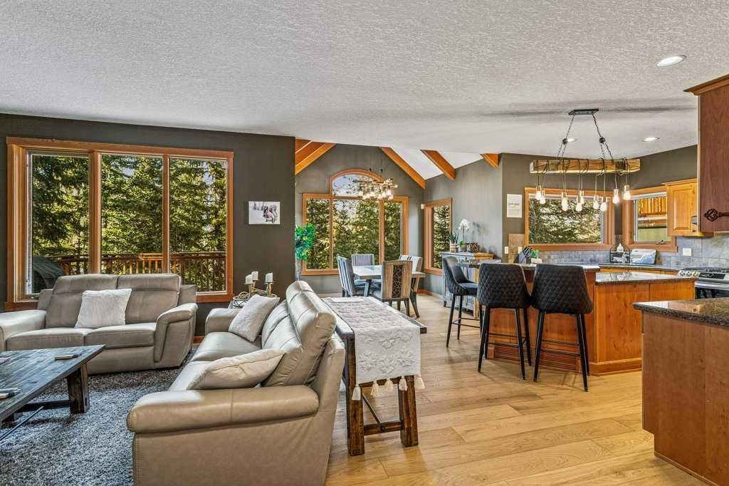 









215


Miskow

Close,
Canmore,




AB
T1W3G7

