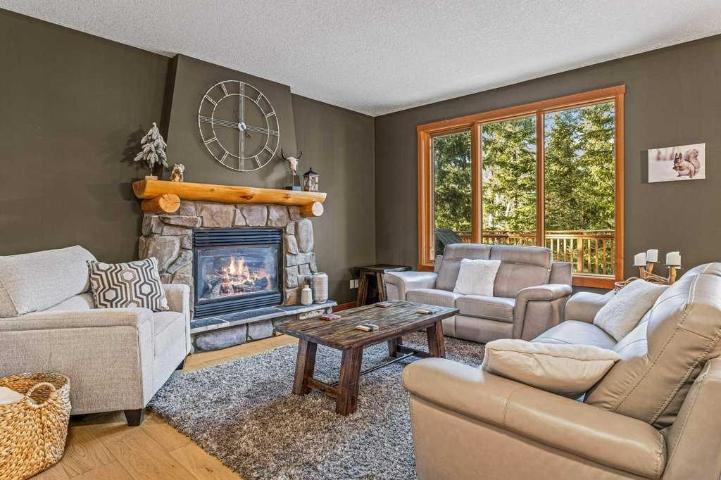 









215


Miskow

Close,
Canmore,




AB
T1W3G7

