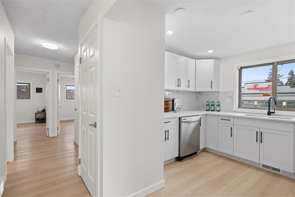 









8547


47

Avenue Northwest,
Calgary,




AB
T3B 1Z8

