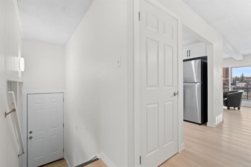 









8547


47

Avenue Northwest,
Calgary,




AB
T3B 1Z8

