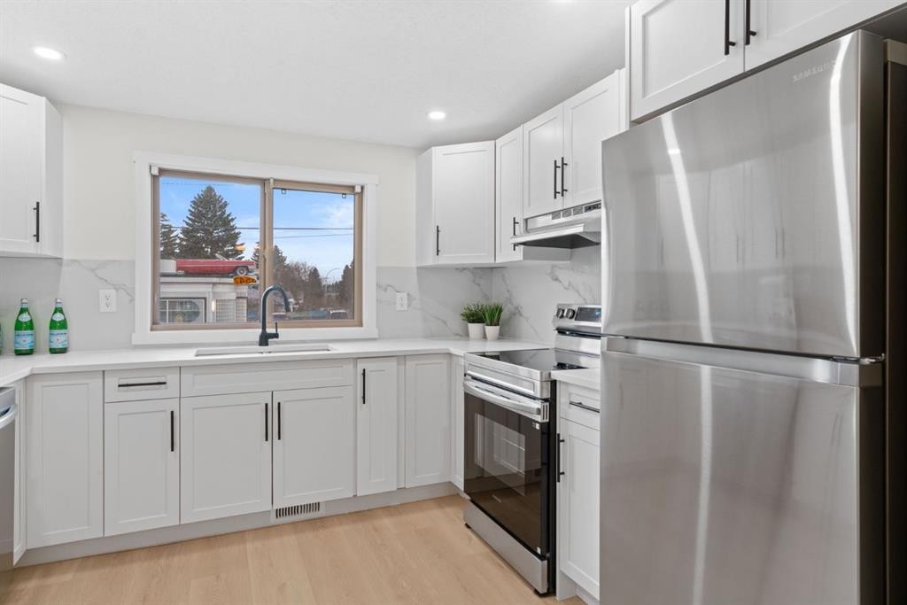 









8547


47

Avenue Northwest,
Calgary,




AB
T3B 1Z8

