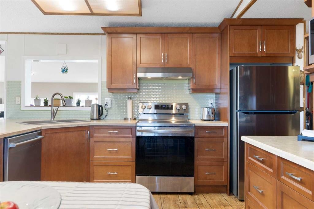 









245042


Range Road 251

Range,
Rural Wheatland County,




AB
T0J0P1

