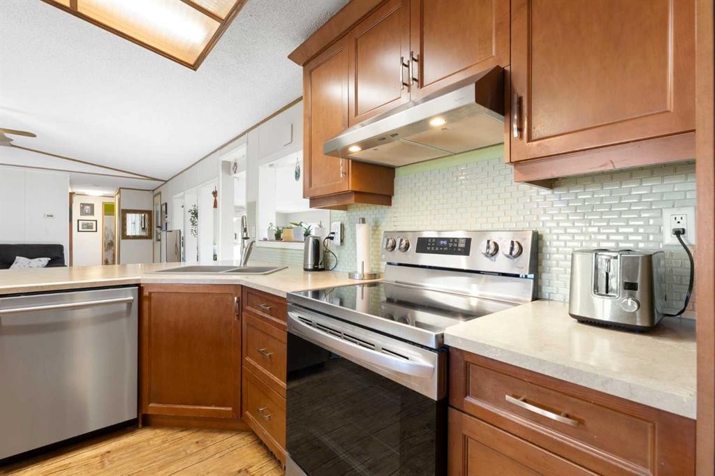 









245042


Range Road 251

Range,
Rural Wheatland County,




AB
T0J0P1

