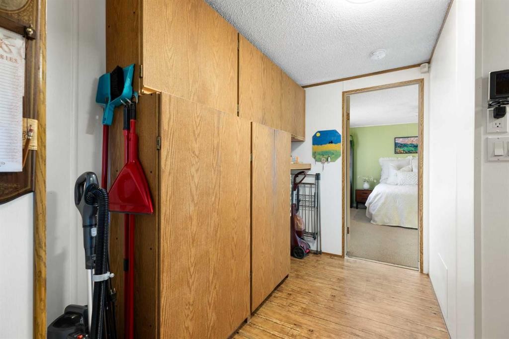 









245042


Range Road 251

Range,
Rural Wheatland County,




AB
T0J0P1

