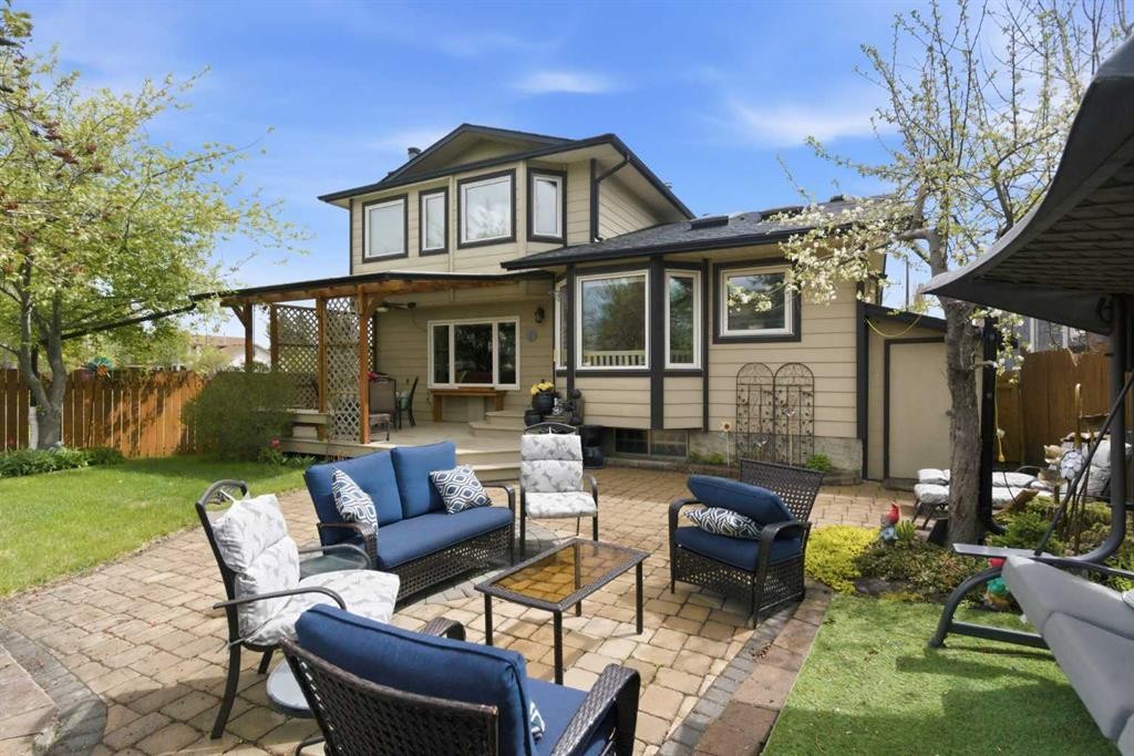 









204


Sunrise

Circle Southeast,
Calgary,




AB
T2X 2Z8

