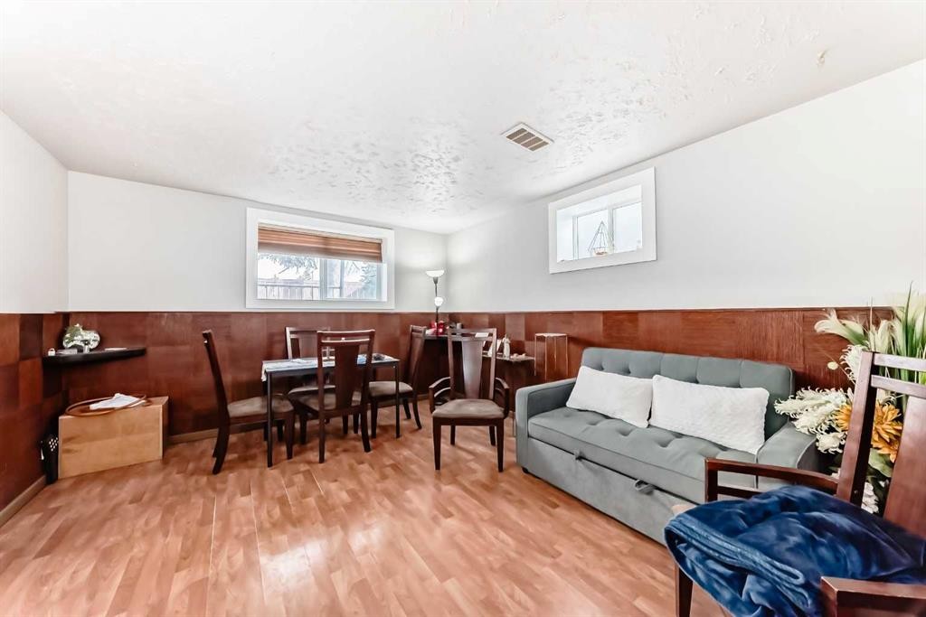 









2517


36

Street Southeast,
Calgary,




AB
T2B 0Y2

