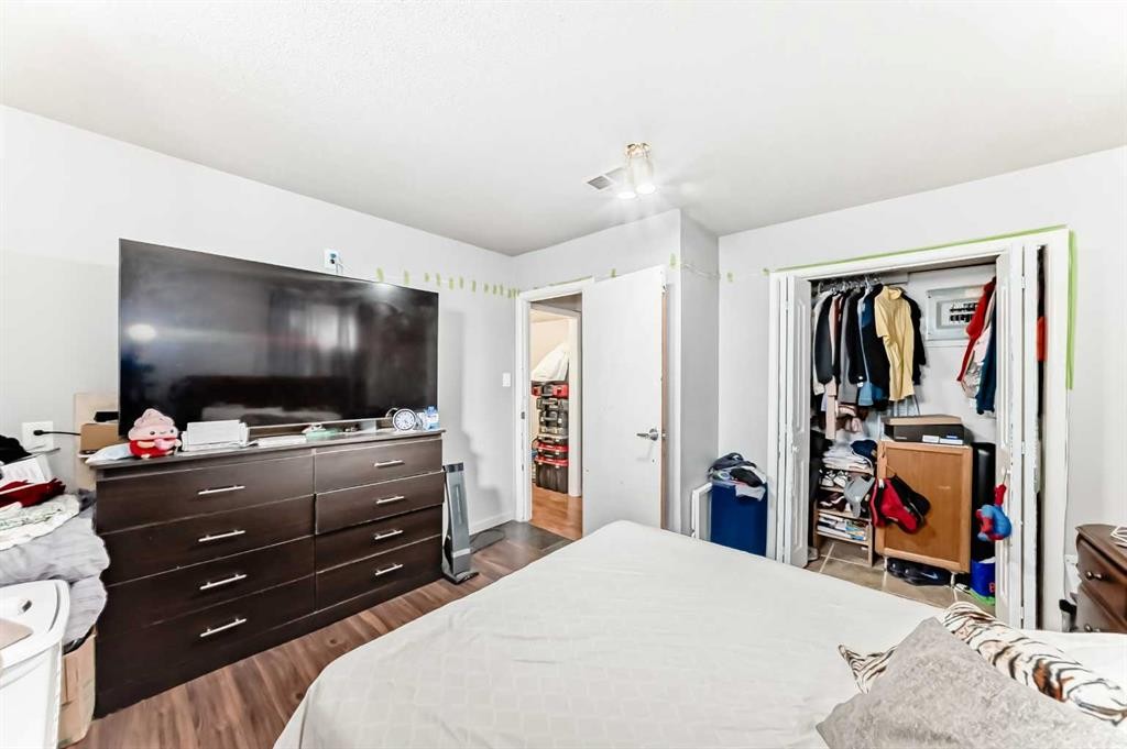 









2517


36

Street Southeast,
Calgary,




AB
T2B 0Y2

