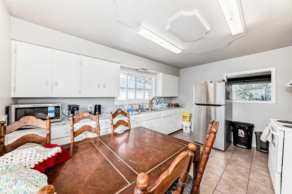 









2517


36

Street Southeast,
Calgary,




AB
T2B 0Y2

