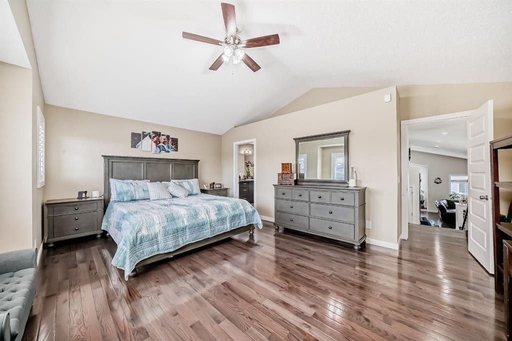 









612


Montgomery

Close Southeast,
High River,




AB
T1V0B7

