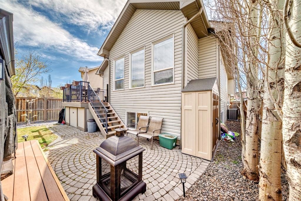 









612


Montgomery

Close Southeast,
High River,




AB
T1V0B7

