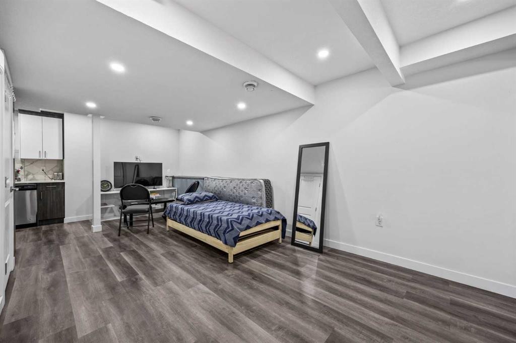 









9121


52

Street Northeast,
Calgary,




AB
T3J 0V5

