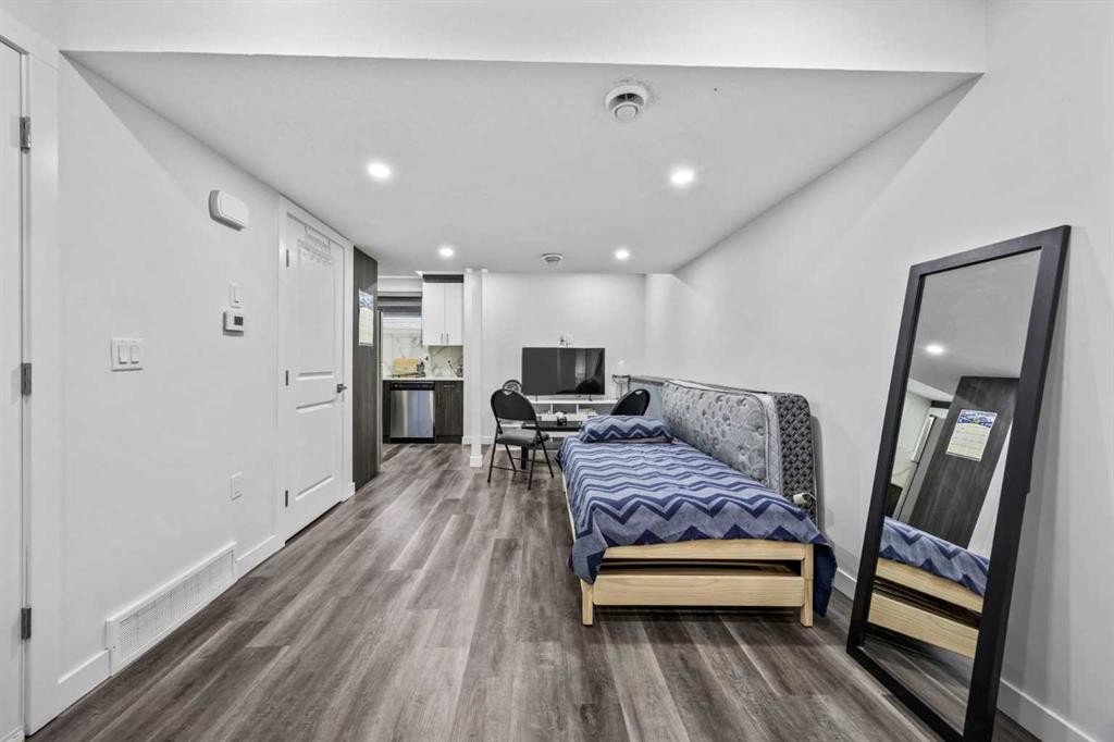 









9121


52

Street Northeast,
Calgary,




AB
T3J 0V5

