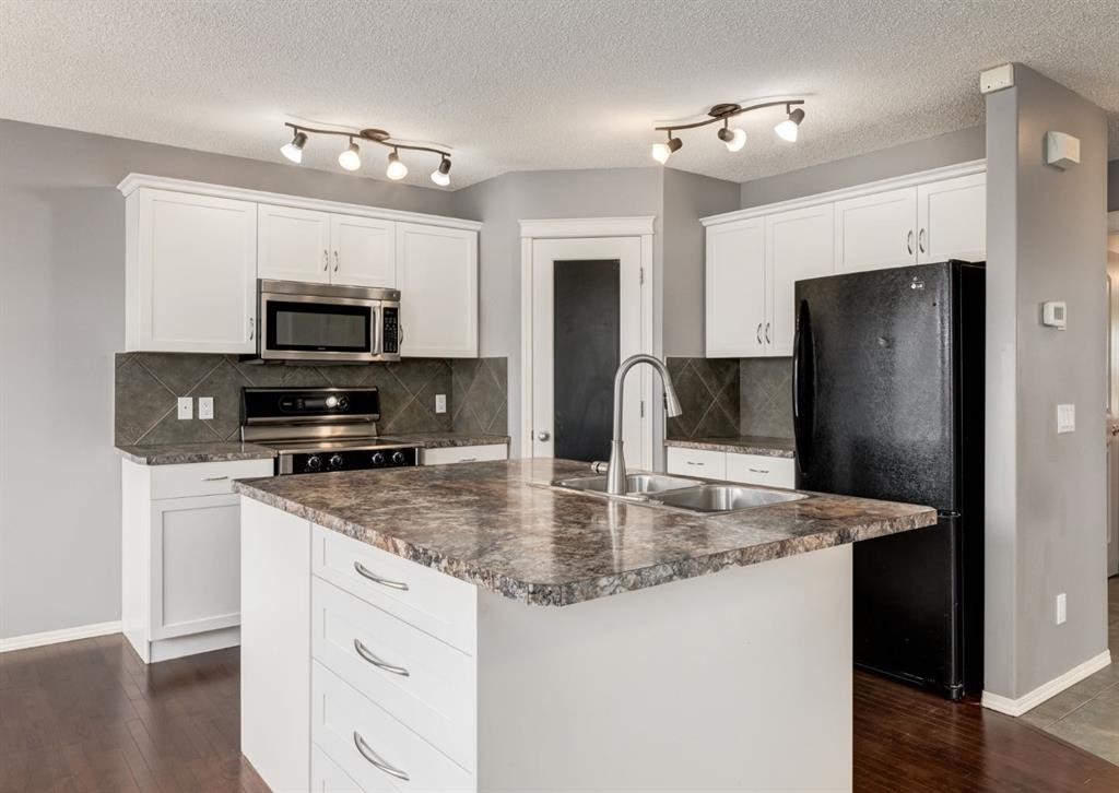 









113


Luxstone

Green Southwest,
Airdrie,




AB
T4B3B9

