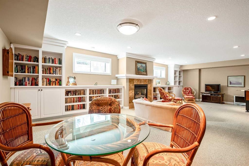 









341


1

Avenue Southeast,
Diamond Valley,




AB
T0L 0H0

