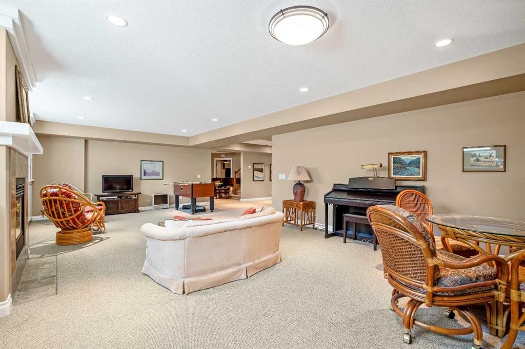









341


1

Avenue Southeast,
Diamond Valley,




AB
T0L 0H0

