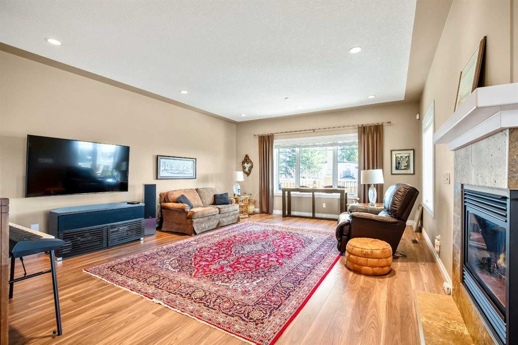









341


1

Avenue Southeast,
Diamond Valley,




AB
T0L 0H0

