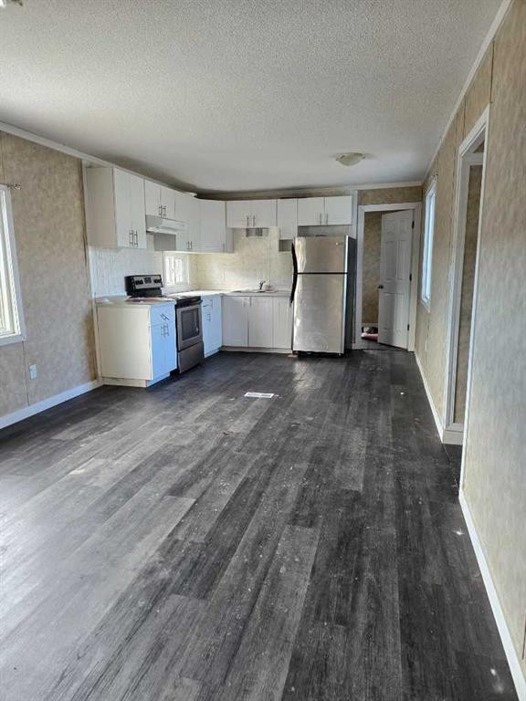 









6220


17

Avenue Southeast, 142,
Calgary,




AB
T2A 0W6

