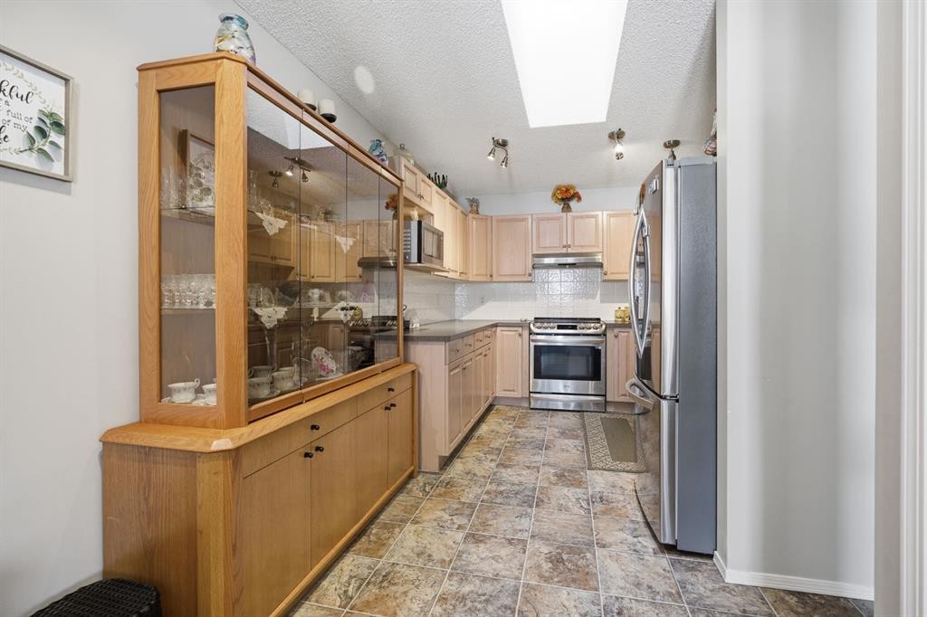 









216


Valley Ridge

Heights Northwest,
Calgary,




AB
T3B 5T3

