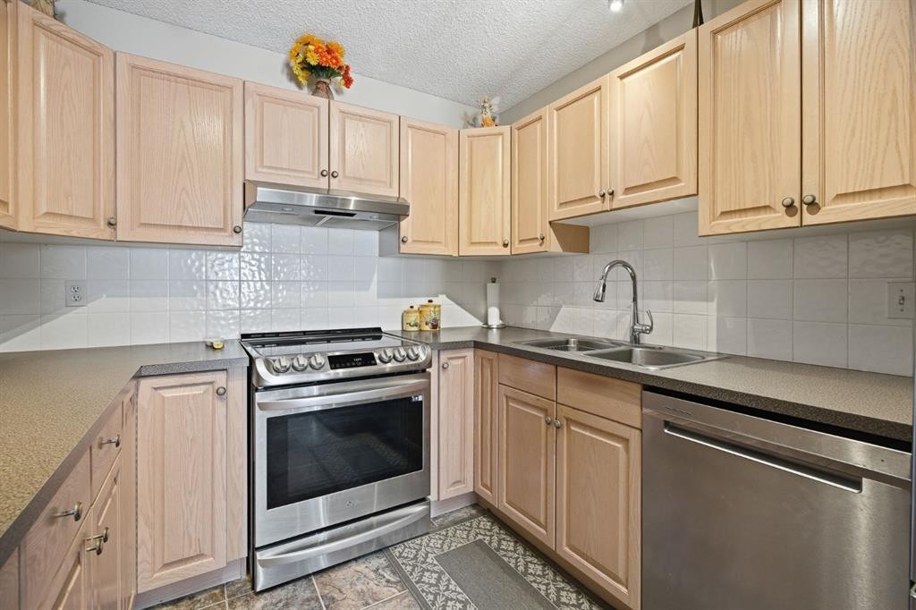 









216


Valley Ridge

Heights Northwest,
Calgary,




AB
T3B 5T3

