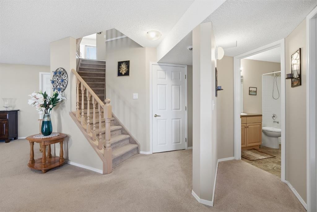 









216


Valley Ridge

Heights Northwest,
Calgary,




AB
T3B 5T3

