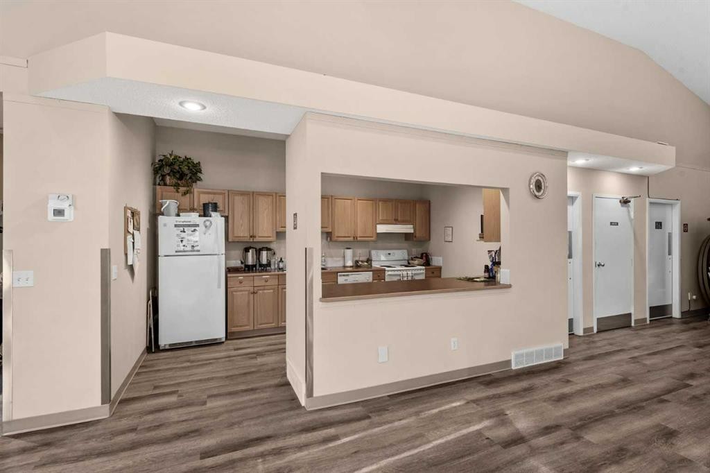 









216


Valley Ridge

Heights Northwest,
Calgary,




AB
T3B 5T3

